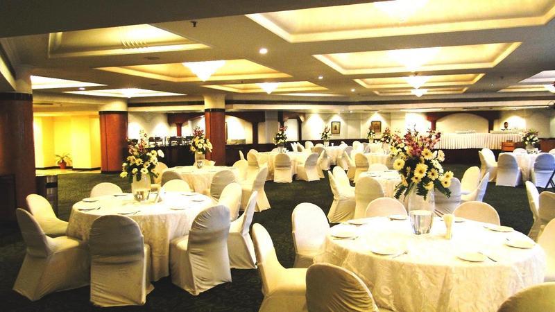 Park Plaza, Hotel